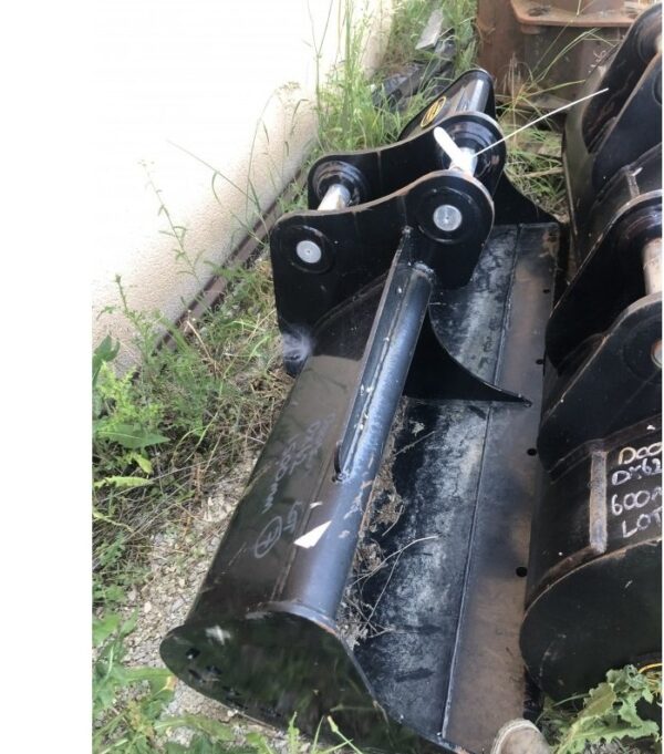 Godet curage 1500mm axes 45mm - Image 2