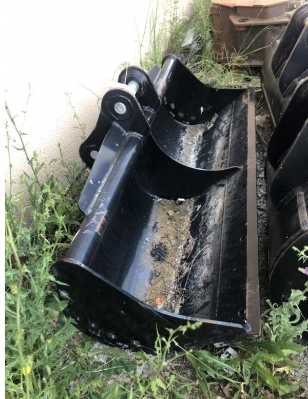 Godet curage 1500mm axes 45mm
