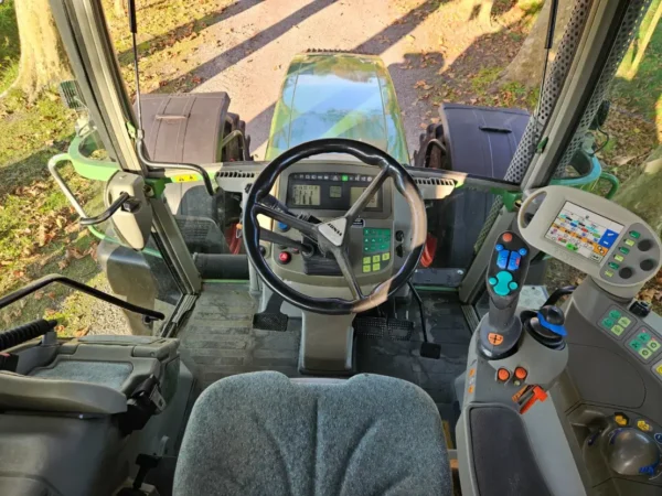 Fendt Vario 820 718 818 - Tracteur Agricole Haut de Gamme - Image 22