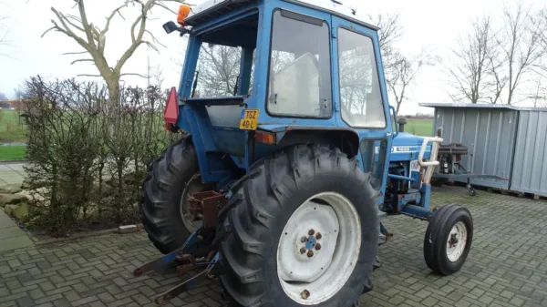 Ford 4600 - Tracteur Agricole Fiable et Performant - Image 4