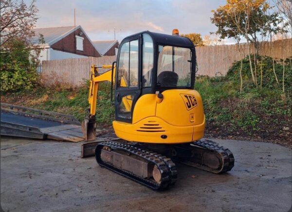 Mini pelle JCB 8027 / 2,7 Tonnes - Image 12