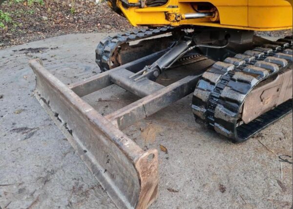 Mini pelle JCB 8027 / 2,7 Tonnes - Image 5