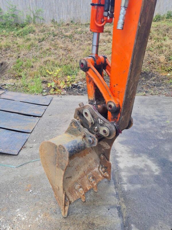 Mini pelle Kubota KX121-3A / 4 Tonnes - Image 8