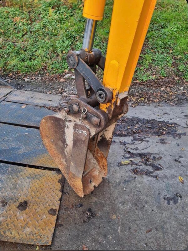Mini pelle JCB 8027 / 2,7 Tonnes - Image 9
