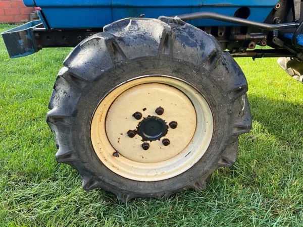 Mini tracteur de jardin Iseki TU1700 - Fiable et abordable - Image 10