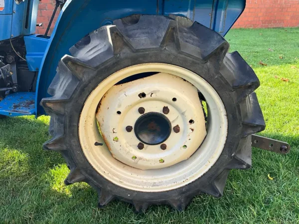 Mini tracteur de jardin Iseki TU1700 - Fiable et abordable - Image 11