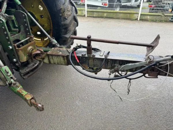 Tracteur John Deere 3130 4X4 avec remorque - Image 5