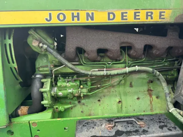 Tracteur John Deere 3130 4X4 avec remorque - Image 25