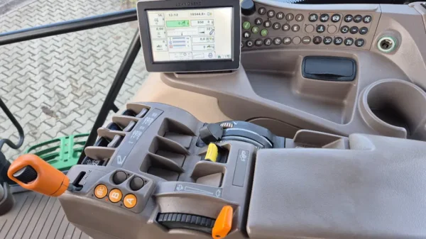 John Deere 6210R DD - Tracteur Agricole Puissant et Performant - Image 11