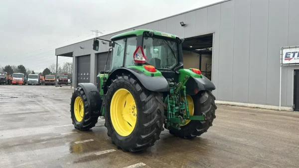 John Deere M1 6430 4X4 - Tracteur Agricole Propre et Fiable - Image 18