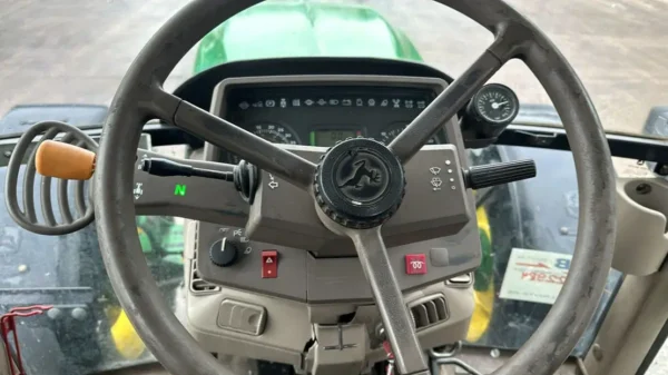 John Deere M1 6430 4X4 - Tracteur Agricole Propre et Fiable - Image 8