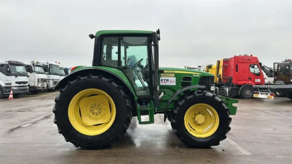 John Deere M1 6430 4X4 - Tracteur Agricole Propre et Fiable - Image 16