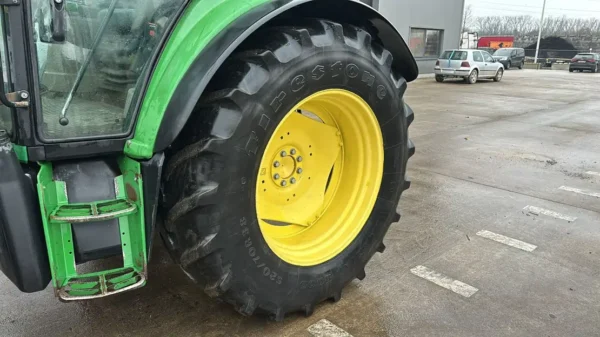 John Deere M1 6430 4X4 - Tracteur Agricole Propre et Fiable - Image 13
