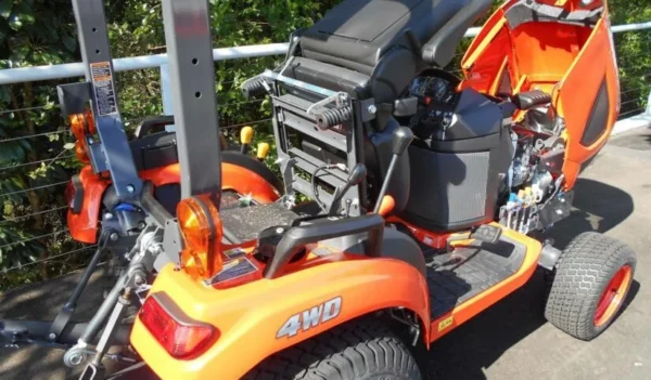 Kubota BX2380 - Compacité et Efficacité pour vos Travaux - Image 5