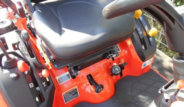 Kubota BX2380 - Compacité et Efficacité pour vos Travaux - Image 7