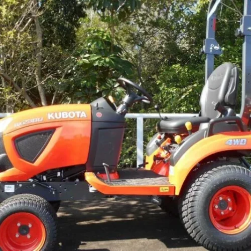 Kubota BX2380 – Compacité et Efficacité pour vos Travaux