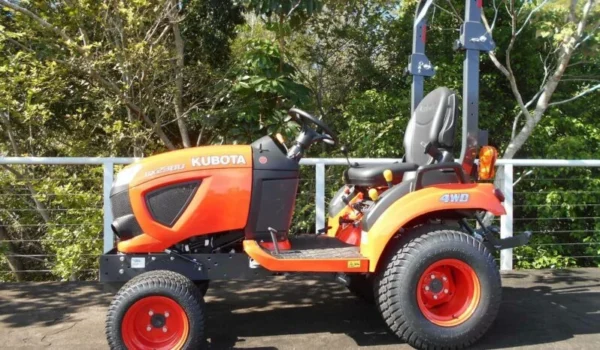 Kubota BX2380 - Compacité et Efficacité pour vos Travaux