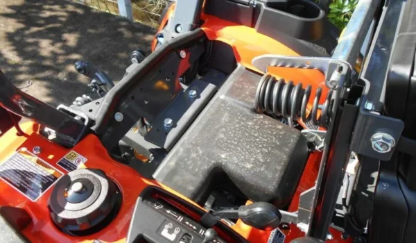 Kubota BX2380 - Compacité et Efficacité pour vos Travaux - Image 10