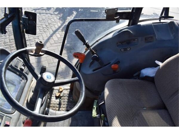 NEW HOLLAND TN90F 2001 - Image 2