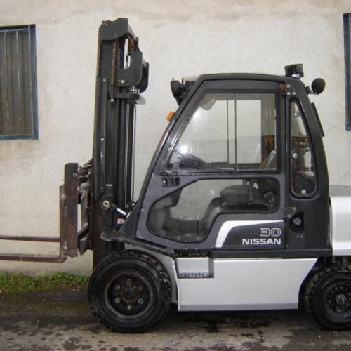 NISSAN 30