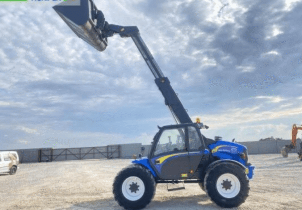CHARIOT TÉLESCOPIQUE New Holland LM 415 A