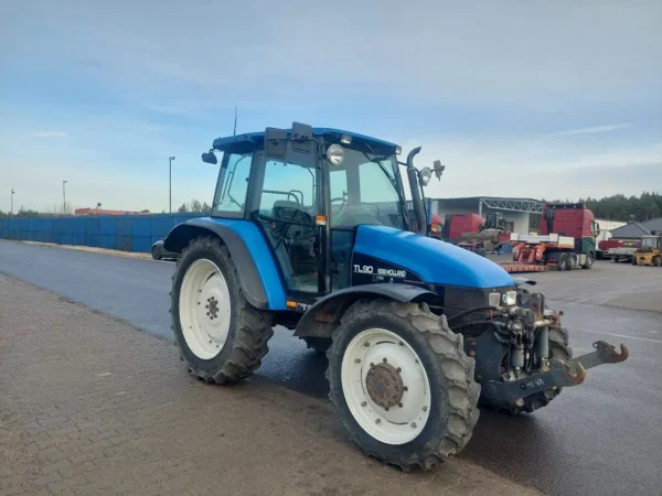 New Holland TL90 - Tracteur Agricole Robuste et Fiable