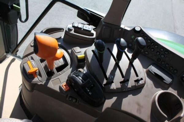 Le Tracteur Agricole John Deere 6090M - Image 2