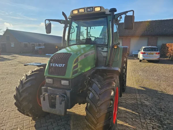 Tracteur Fendt 4WD Farmer 308 C - Performant et Fiable - Image 9