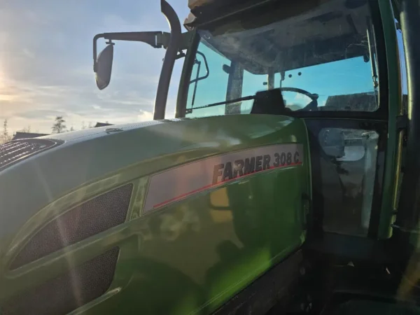 Tracteur Fendt 4WD Farmer 308 C - Performant et Fiable - Image 25