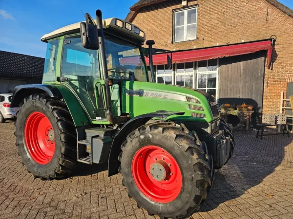 Tracteur Fendt 4WD Farmer 308 C - Performant et Fiable - Image 17