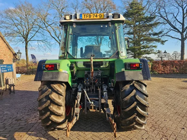 Tracteur Fendt 4WD Farmer 308 C - Performant et Fiable - Image 19