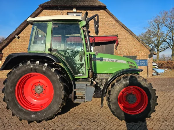 Tracteur Fendt 4WD Farmer 308 C - Performant et Fiable - Image 5