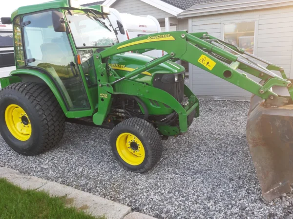 Tracteur John Deere 4520 avec Chargeur Frontal (2005) - Image 2