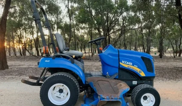 Tracteur New Holland Boomer 1025