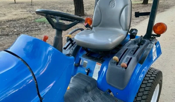 Tracteur New Holland Boomer 1025 - Image 15
