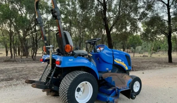 Tracteur New Holland Boomer 1025 - Image 3