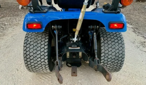 Tracteur New Holland Boomer 1025 - Image 8