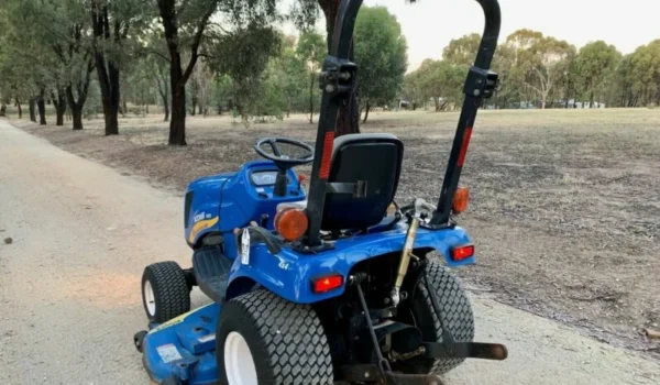Tracteur New Holland Boomer 1025 - Image 9