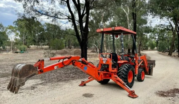 Tractopelle Kubota B21 - Compact et Puissant pour vos Projets - Image 12