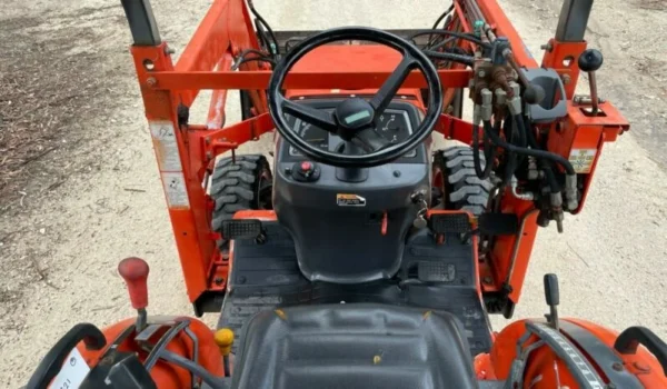 Tractopelle Kubota B21 - Compact et Puissant pour vos Projets - Image 20
