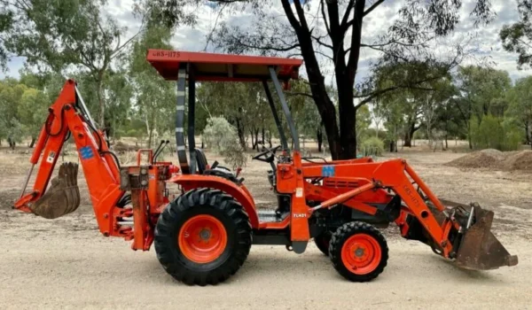 Tractopelle Kubota B21 - Compact et Puissant pour vos Projets - Image 5