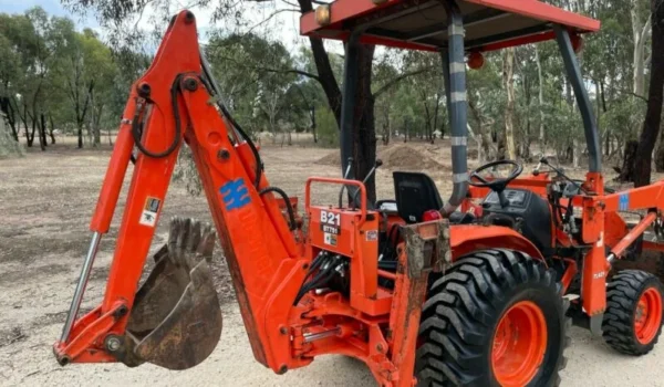 Tractopelle Kubota B21 - Compact et Puissant pour vos Projets - Image 7