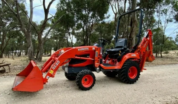 Tractopelle Kubota BX25 - Image 4