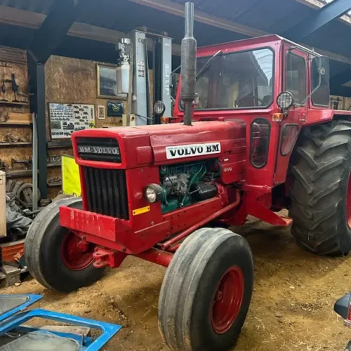 Volvo T800 – Tracteur Ancien en Excellent État