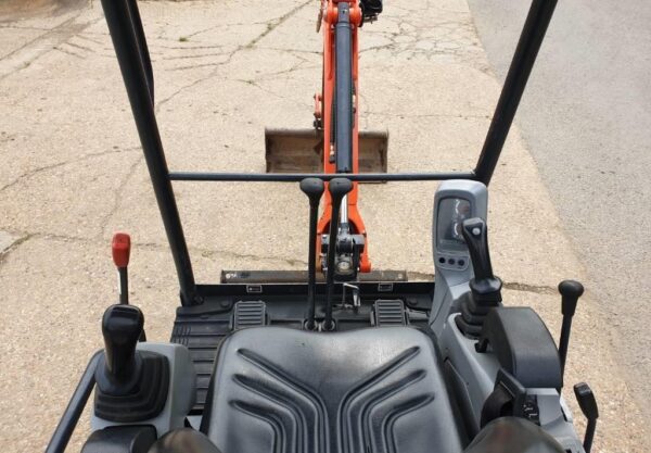 Mini pelle Kubota KX 015-4 / 1,4 T - Image 12