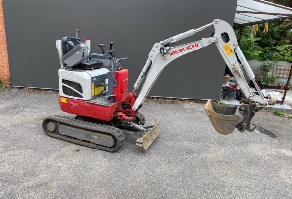 Mini Pelle Takeuchi TB210R / 1,1 T